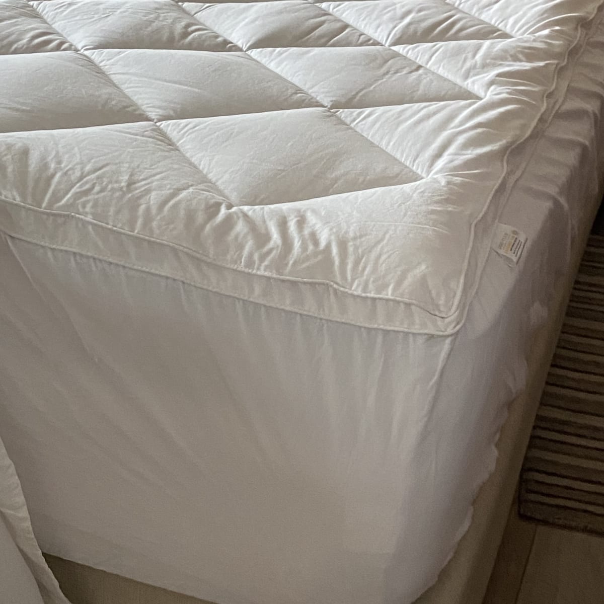 TOPPER DE CAMA DE SEDA DE FUELLE ALTO
