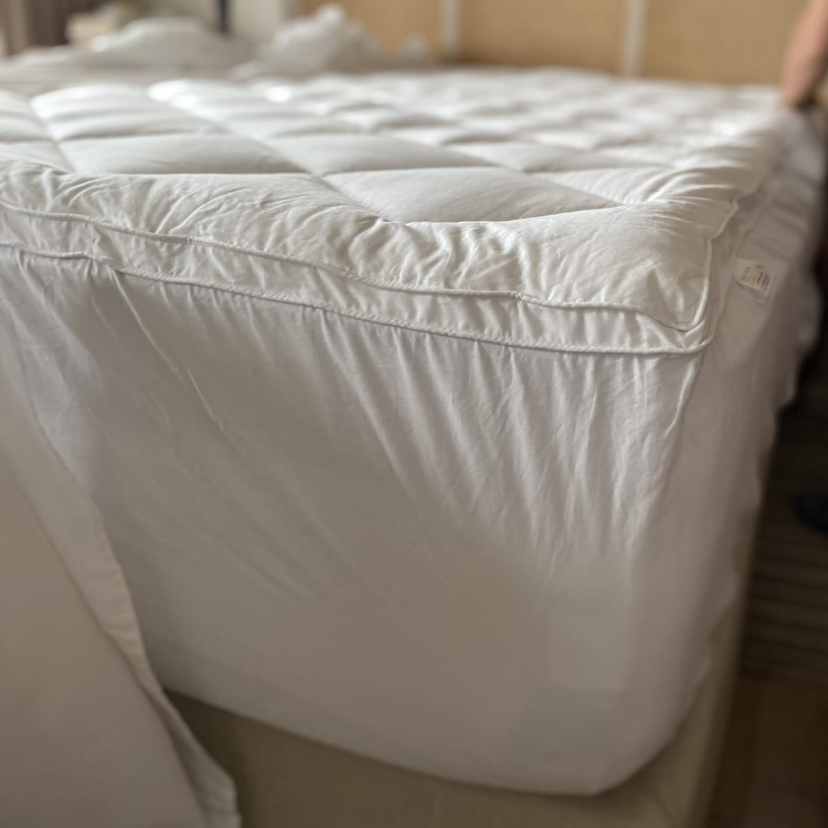 TOPPER DE CAMA DE SEDA DE FUELLE ALTO