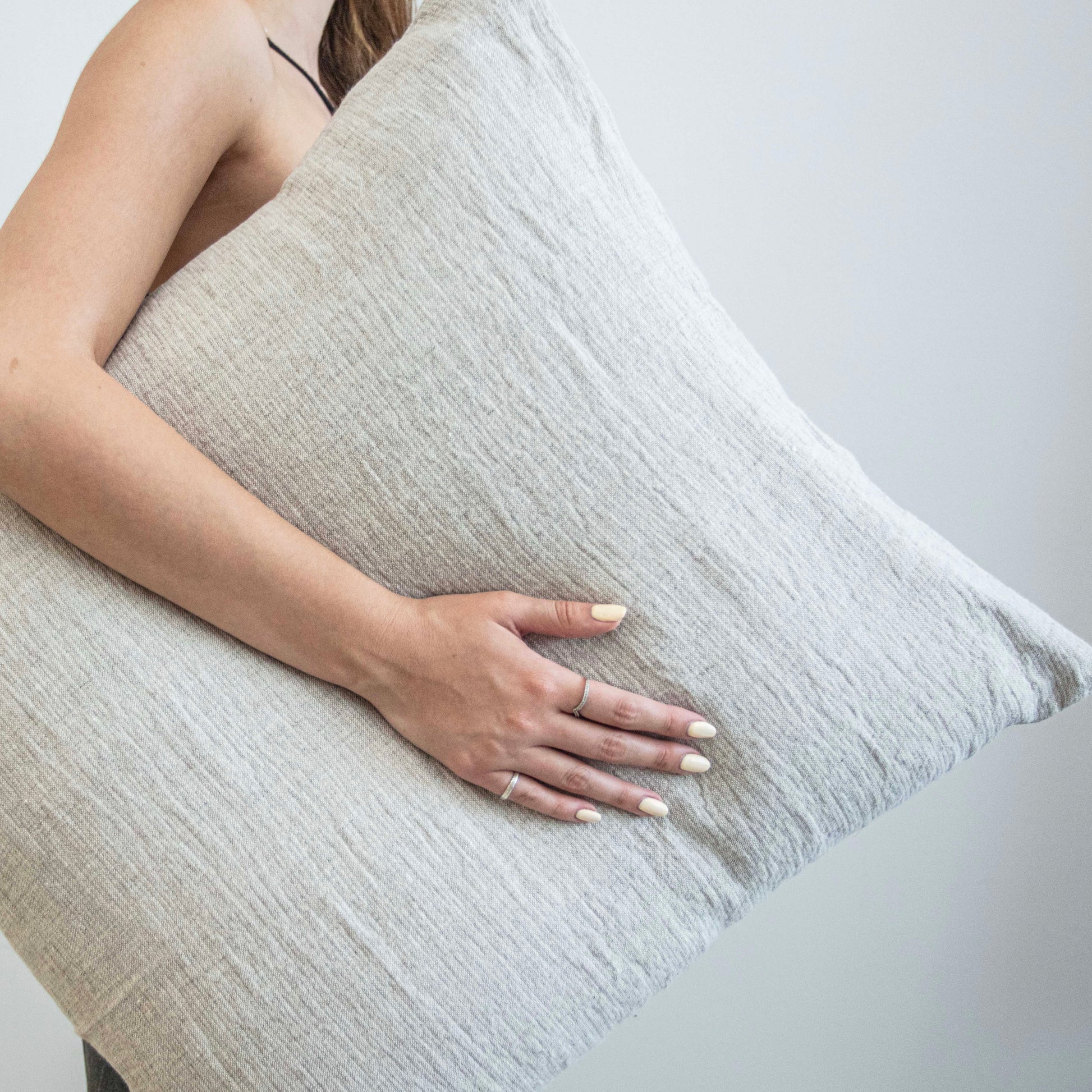 COJIN LINO GRUESO TAIT 60X60