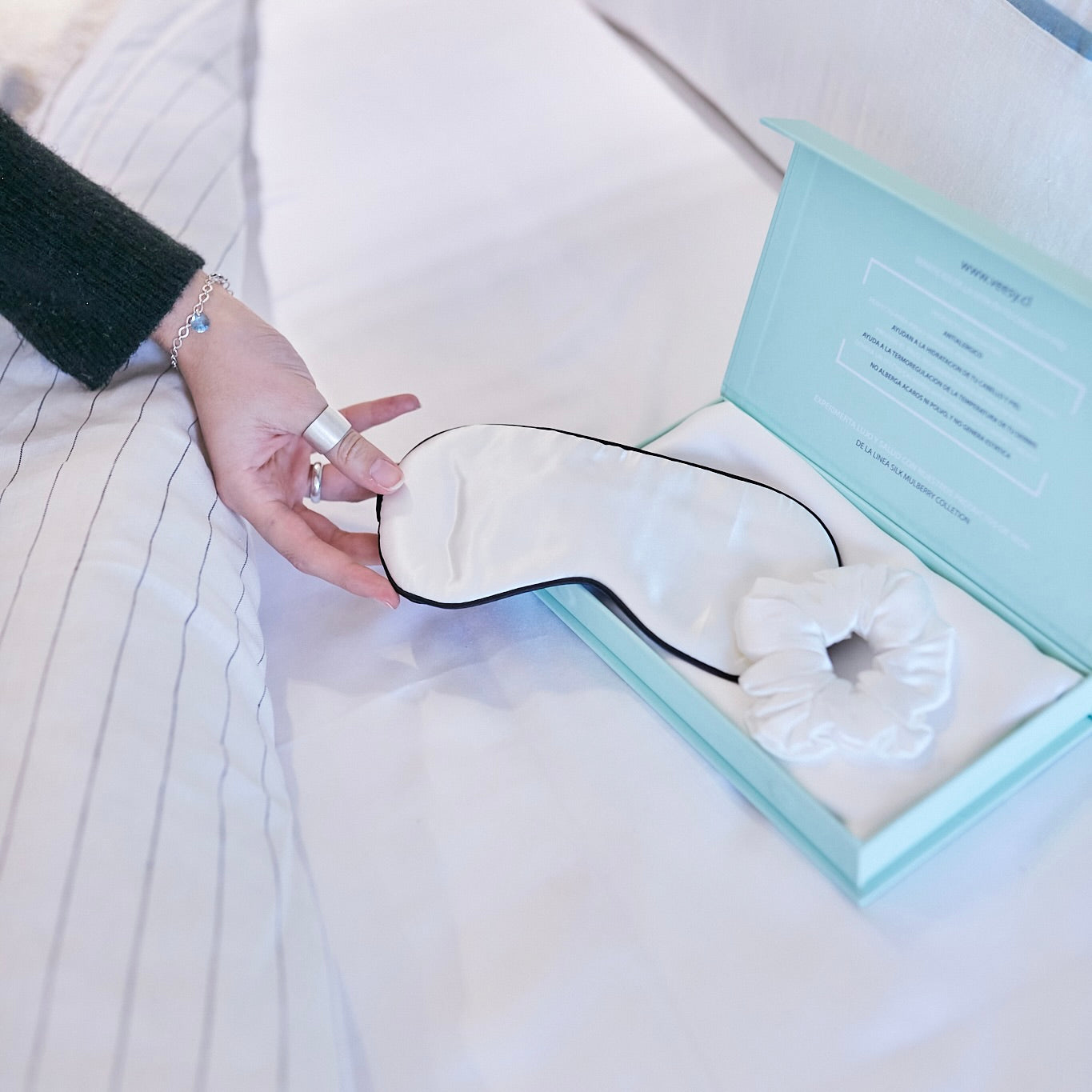 SET ACCESORIOS DE SEDA