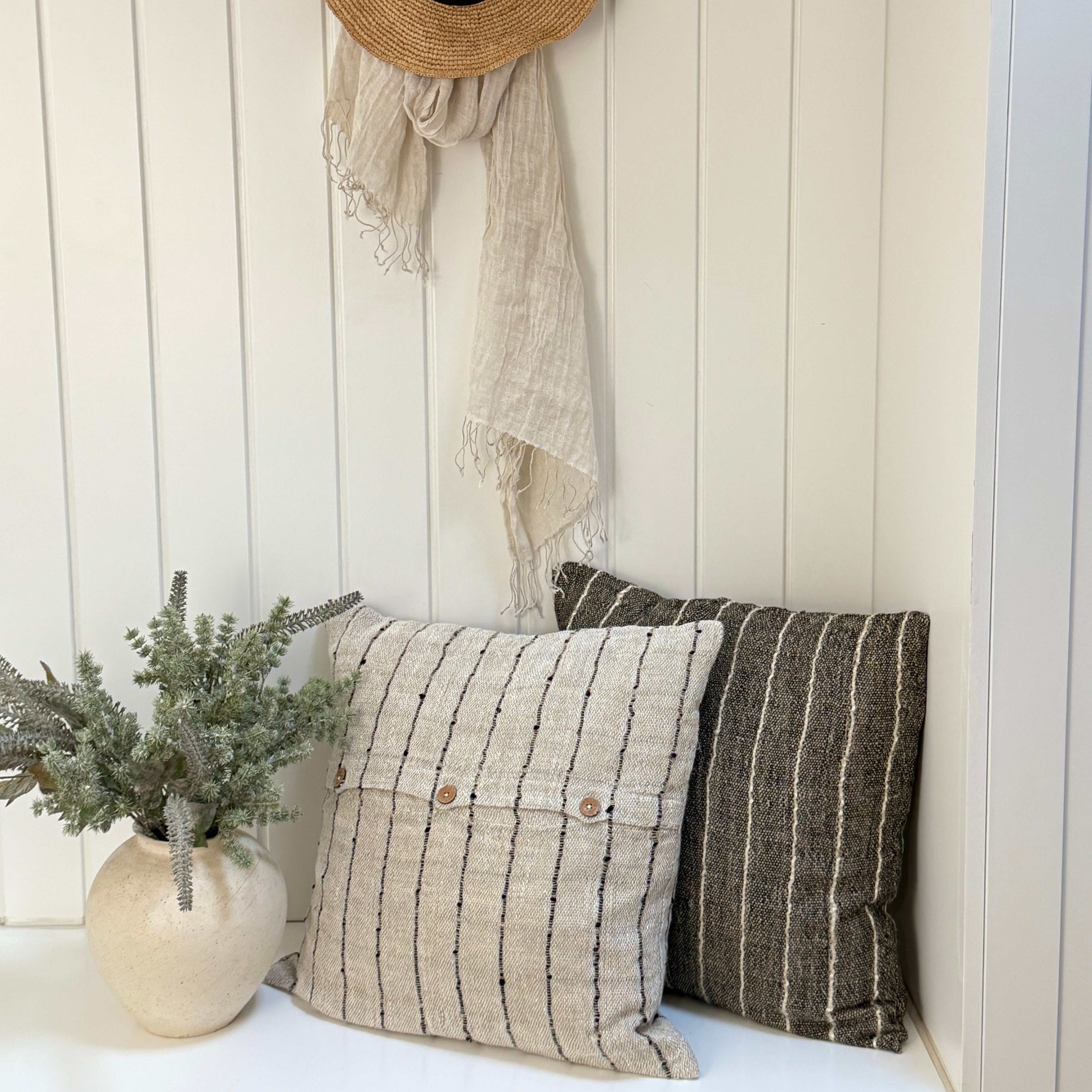 Cojin de lino y boton