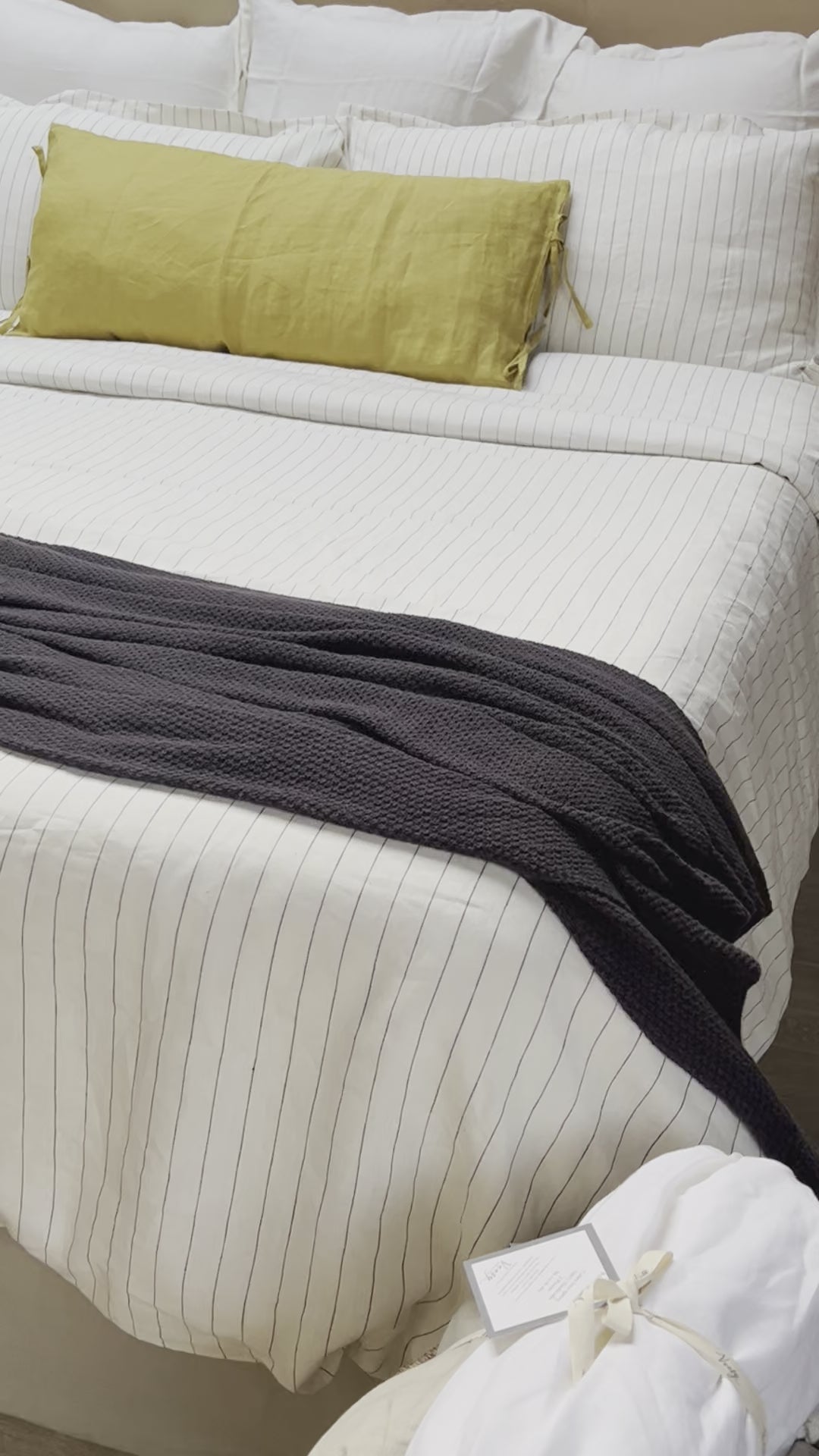 FUNDA ALMOHADA LISTADO NEGRO