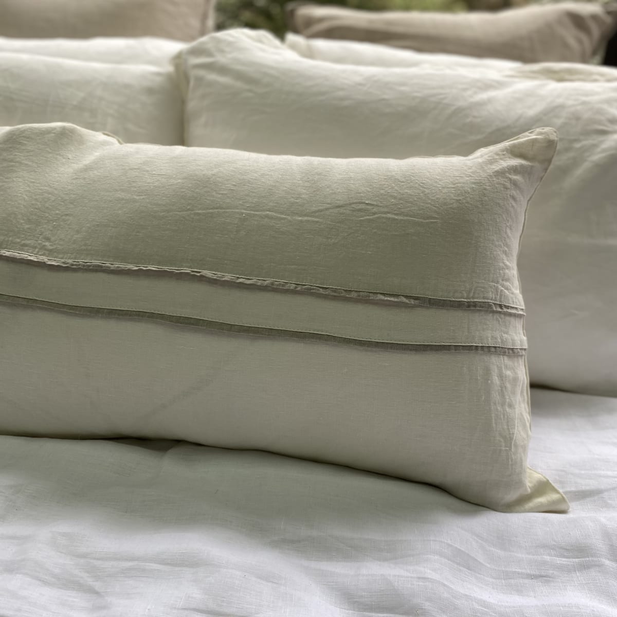 COJÍN LINO VENUS LISTONES 90X40 cm