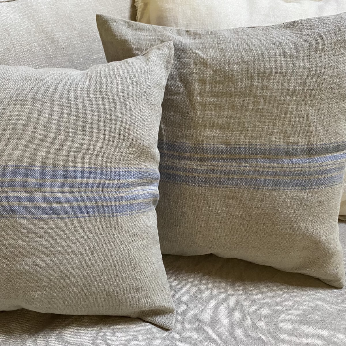 COJÍN LISTADO 40X40 cm