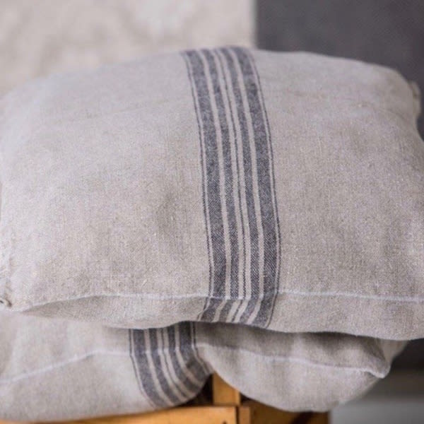 COJÍN LISTADO 40X40 cm