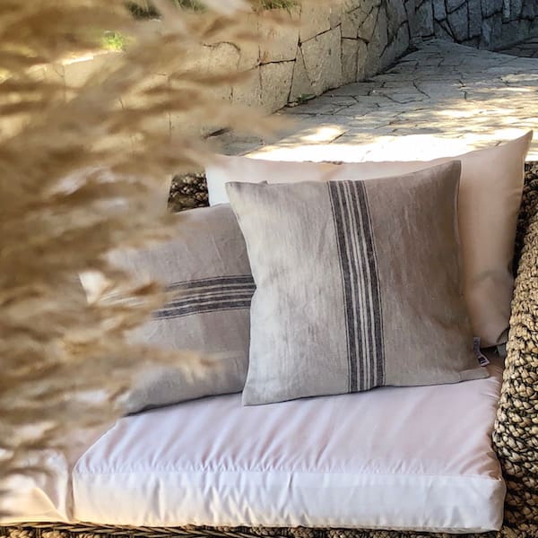 COJÍN LISTADO 40X40 cm