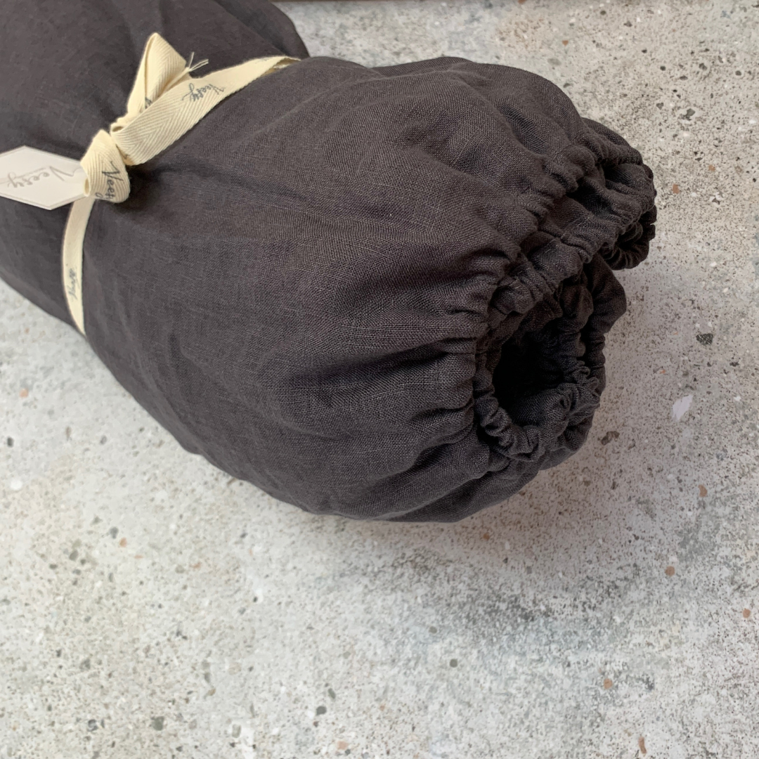 CUBRE BOX SPRING GRIS GRAFITO