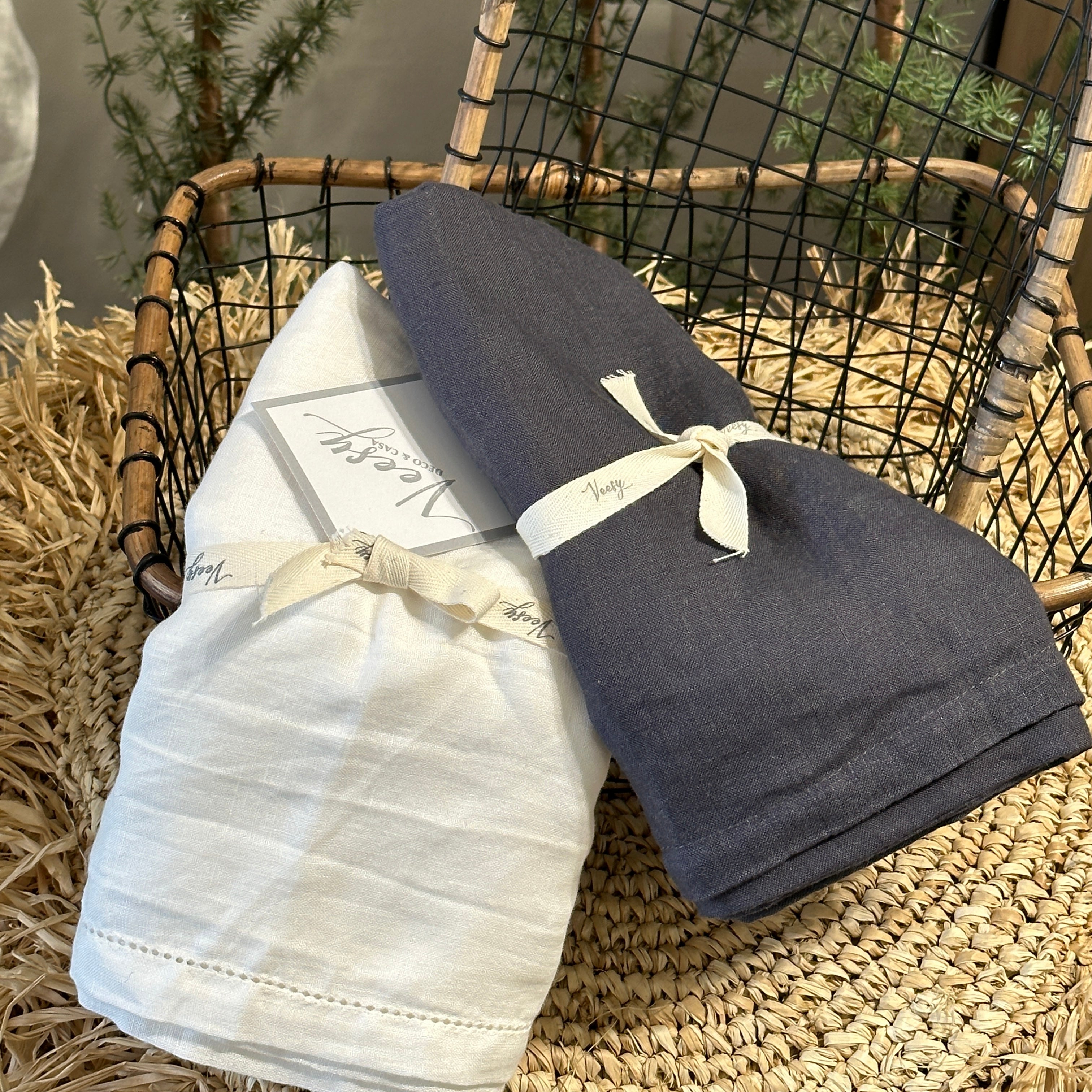 SET DE SERVILLETAS DE LINO MODELO ATENEA 50X50 cm