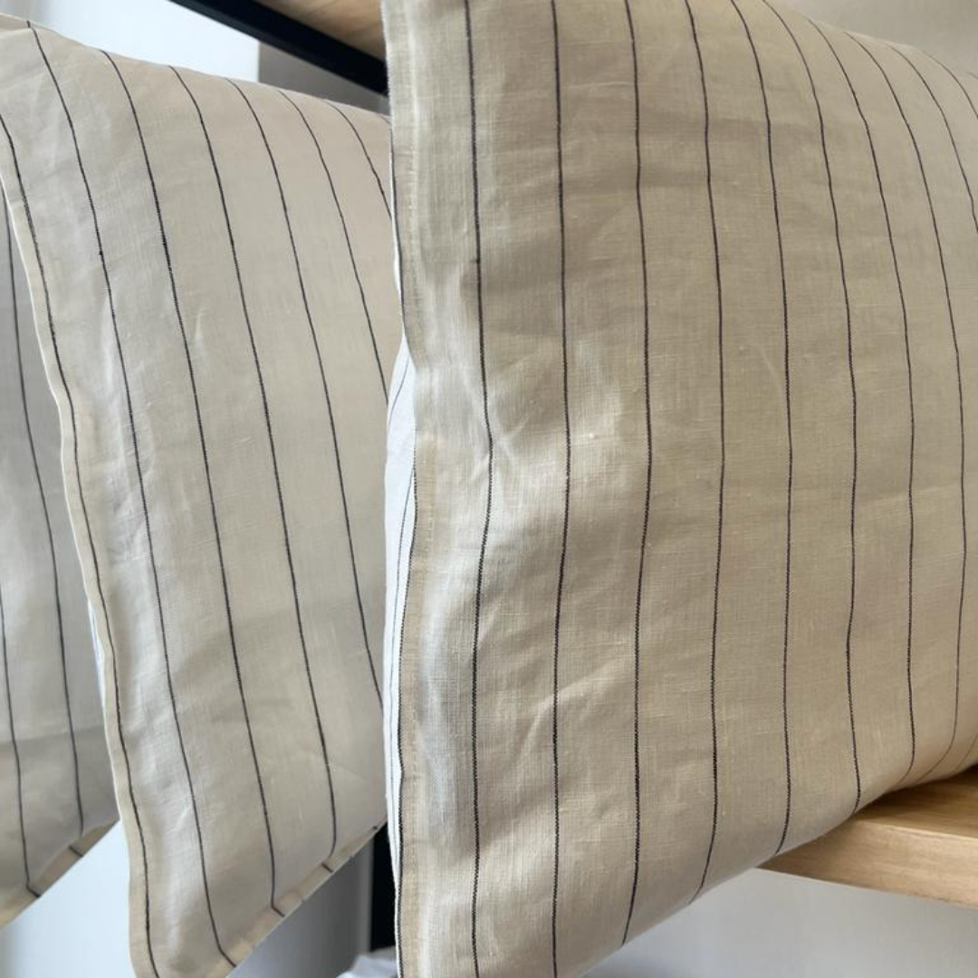 FUNDA ALMOHADA LISTADO NEGRO