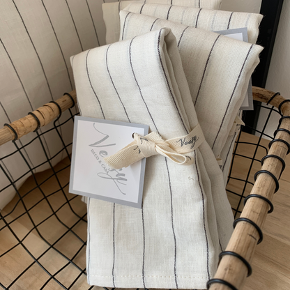 FUNDA ALMOHADA LISTADO NEGRO